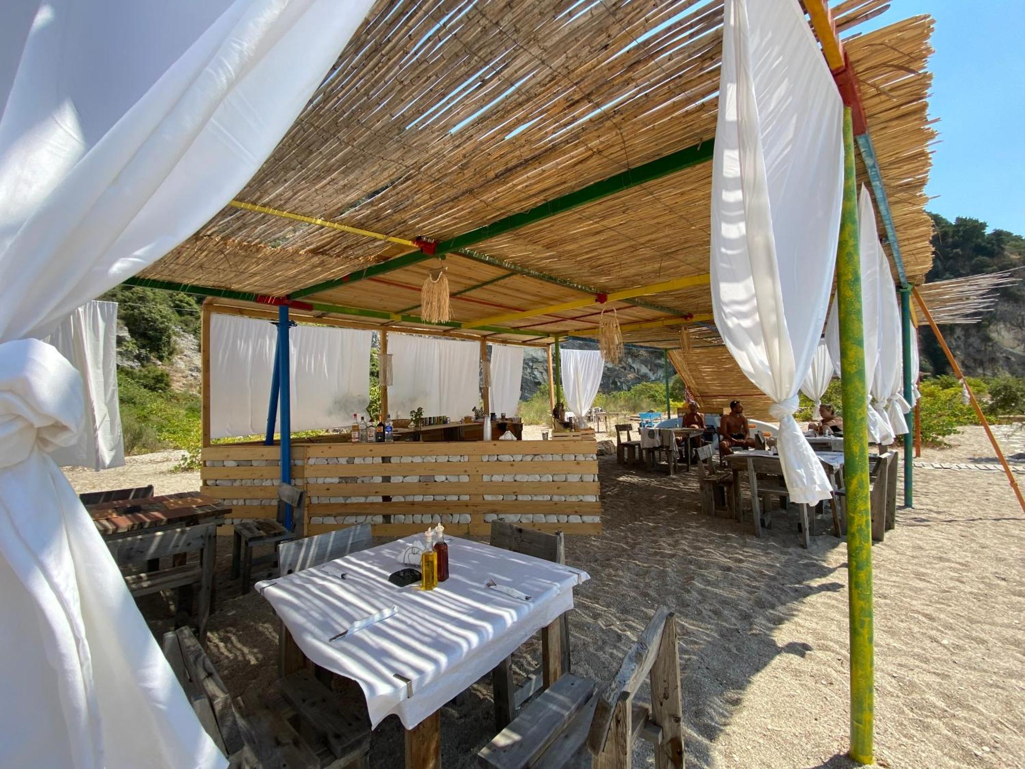 Lost Paradise Eco Camping Himare Exterior foto