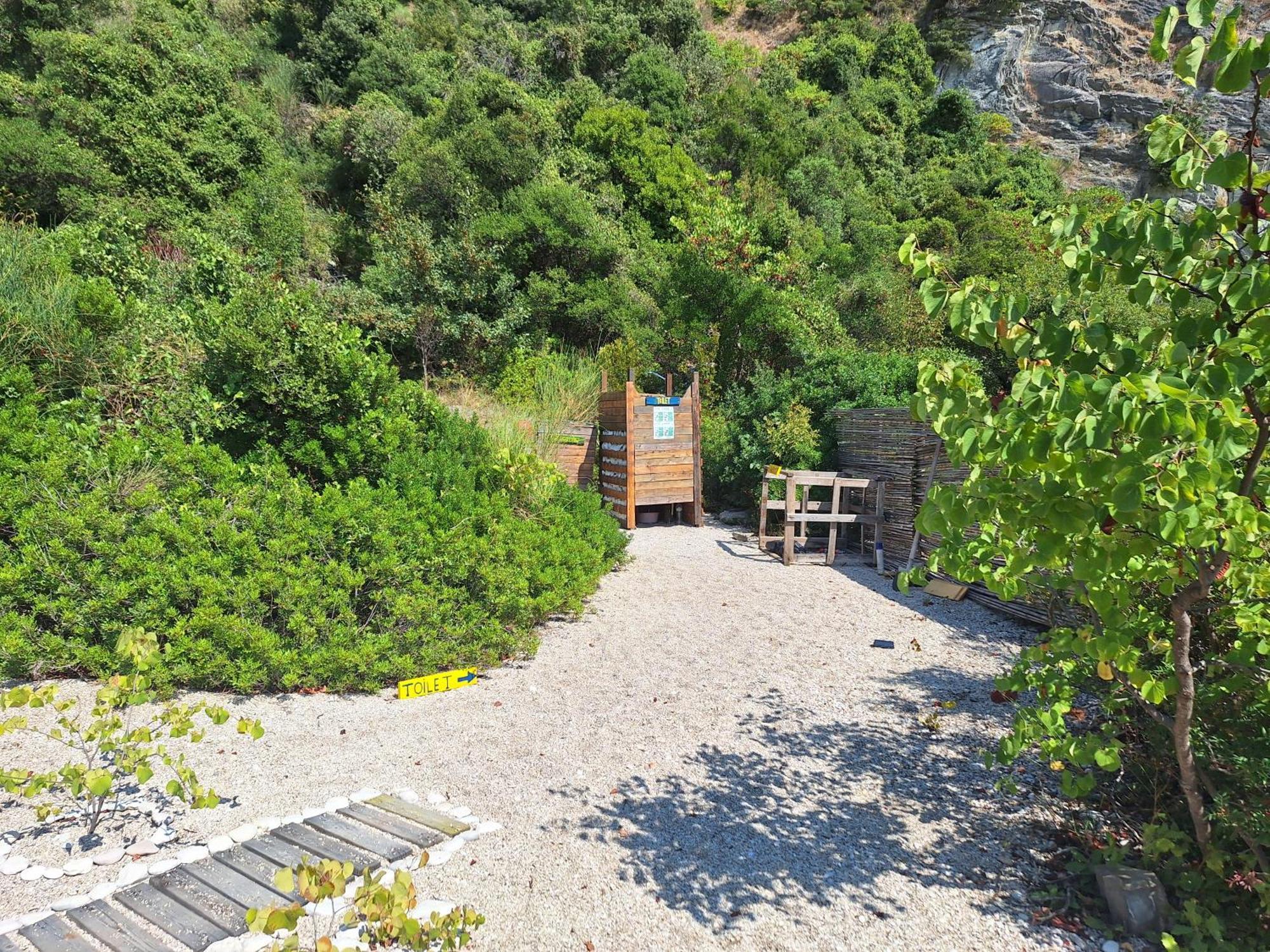 Lost Paradise Eco Camping Himare Exterior foto
