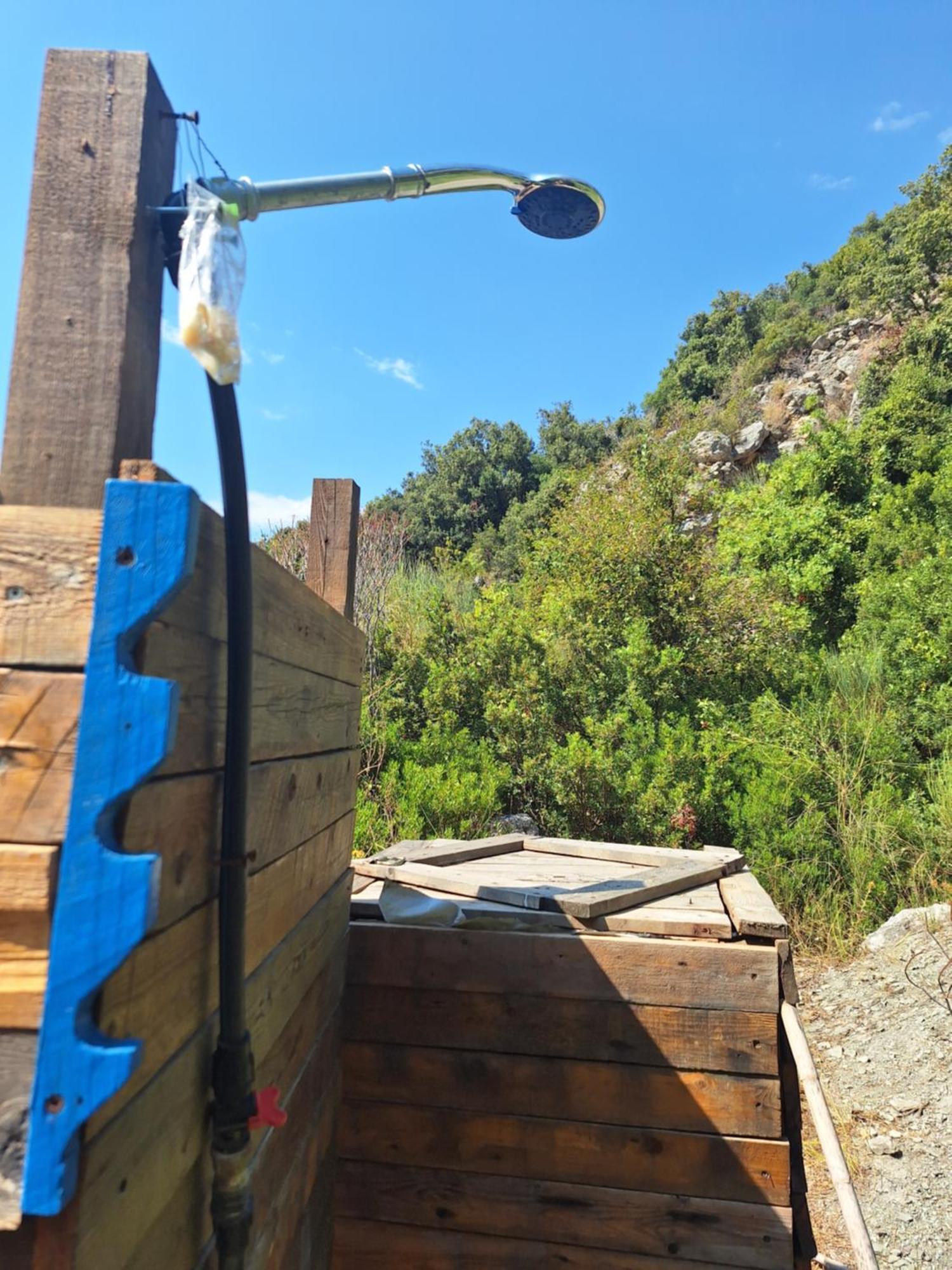 Lost Paradise Eco Camping Himare Exterior foto